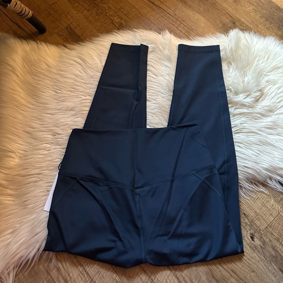 GIRLFRIEND COLLECTIVE High-Rise Compression 7/8 Leggings In Navy Blue - Picture 6 of 7